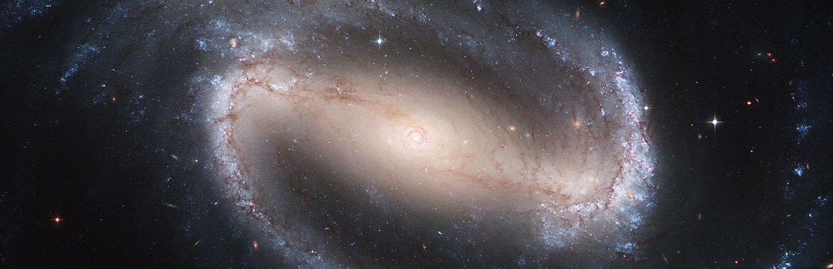 Barred spiral galaxy NGC 1300. Credit: NASA, ESA, and The Hubble Heritage Team STScI/AURA) 2004.